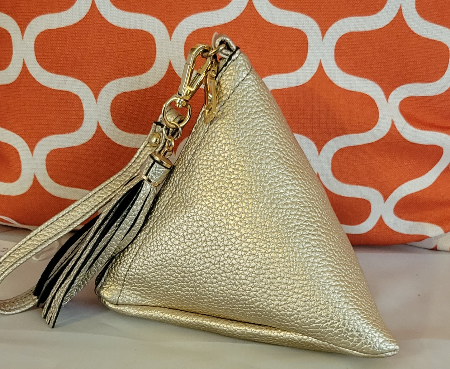 *NEW* Gold pyramid wristlet