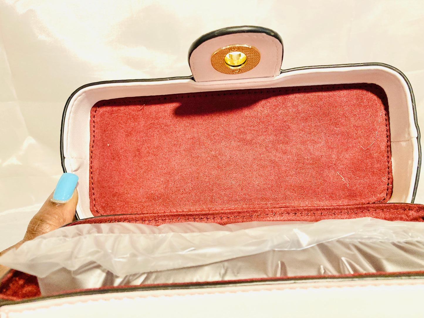 *NEW* Snow white box purse